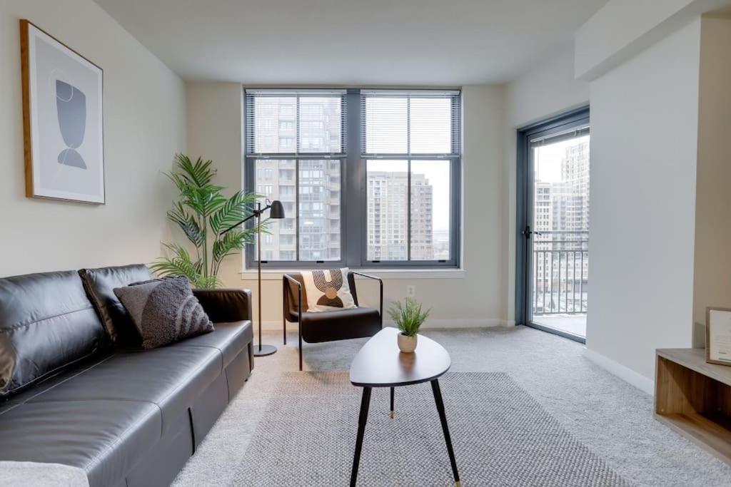 Condo With Gym And Pool In Pentagon City 8Min To Dca Arlington Eksteriør billede
