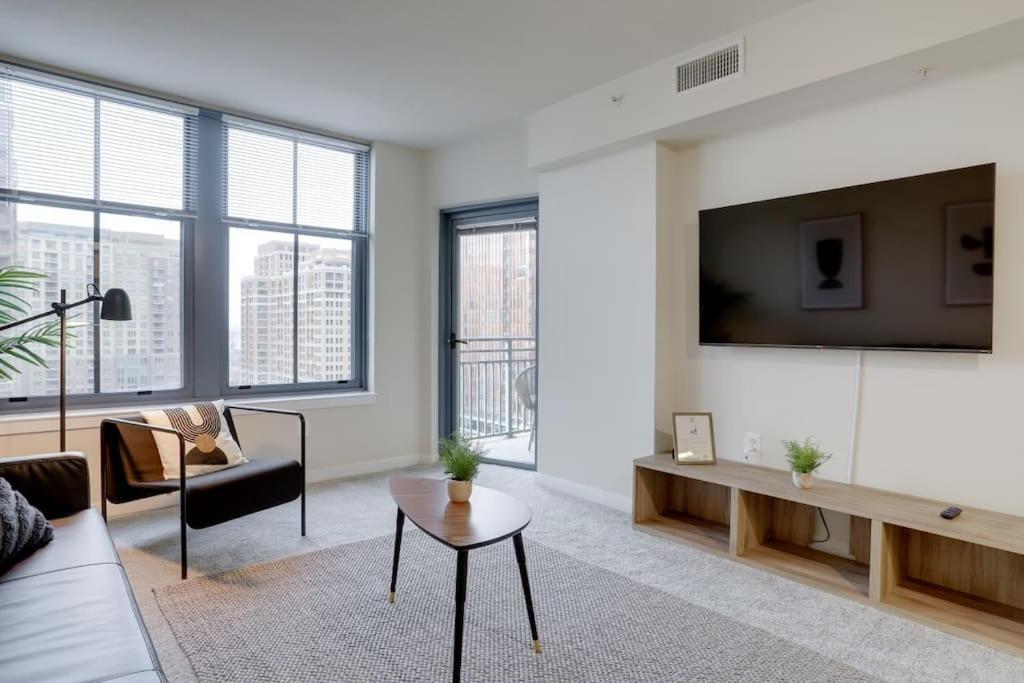 Condo With Gym And Pool In Pentagon City 8Min To Dca Arlington Eksteriør billede