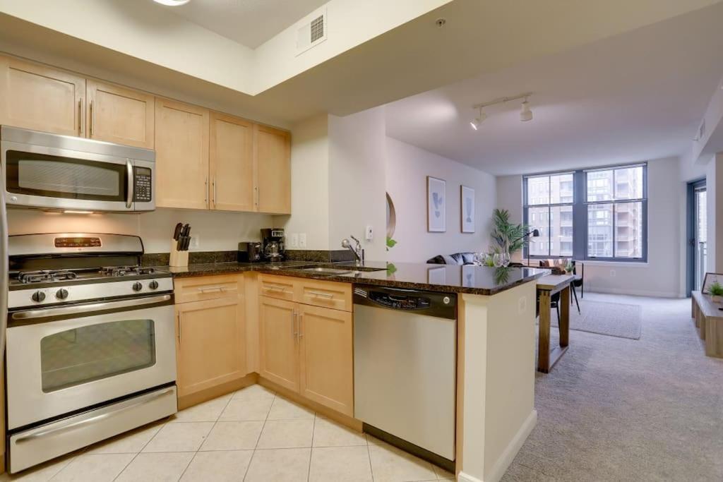 Condo With Gym And Pool In Pentagon City 8Min To Dca Arlington Eksteriør billede