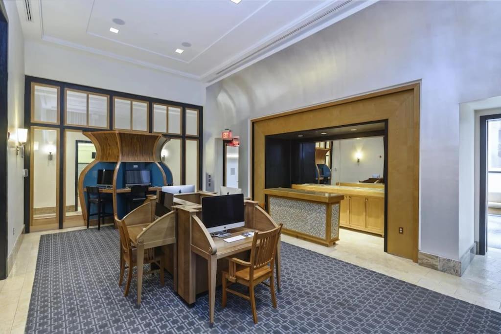Condo With Gym And Pool In Pentagon City 8Min To Dca Arlington Eksteriør billede