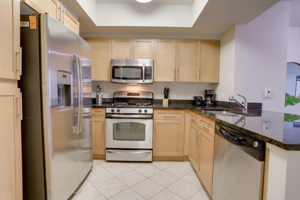 Condo With Gym And Pool In Pentagon City 8Min To Dca Arlington Eksteriør billede